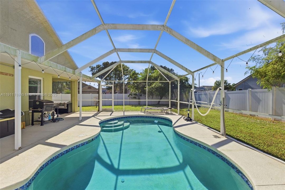 En Venta: $410,000 (4 camas, 2 baños, 0 Pies cuadrados)