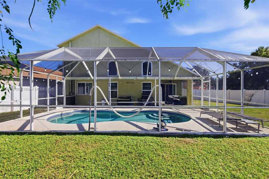 En Venta: $410,000 (4 camas, 2 baños, 0 Pies cuadrados)