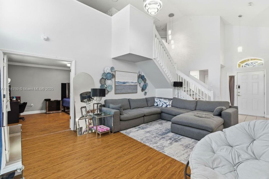 En Venta: $410,000 (4 camas, 2 baños, 0 Pies cuadrados)