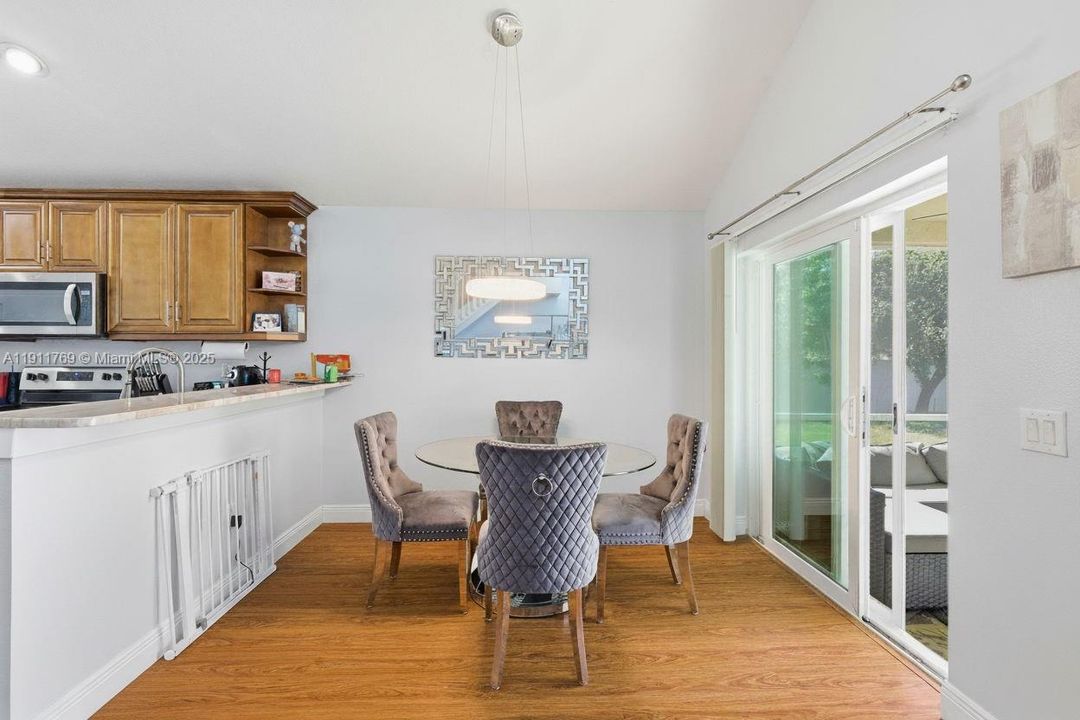 En Venta: $410,000 (4 camas, 2 baños, 0 Pies cuadrados)