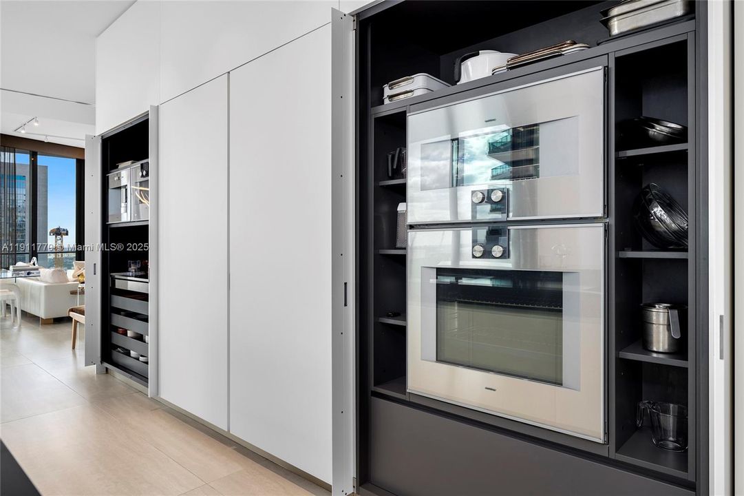 For Sale: $23,800,000 (6 beds, 6 baths, 10338 Square Feet)