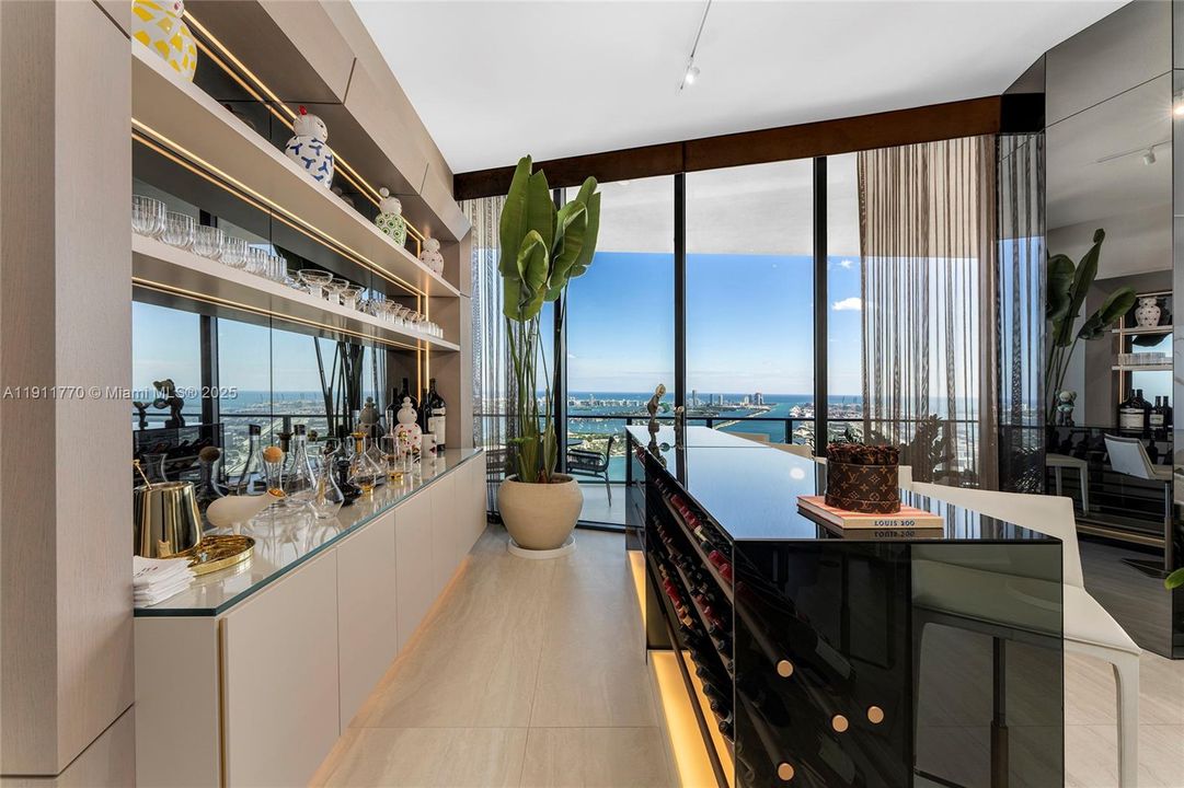 For Sale: $23,800,000 (6 beds, 6 baths, 10338 Square Feet)