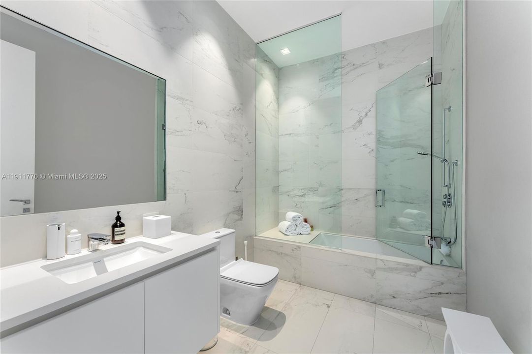 For Sale: $23,800,000 (6 beds, 6 baths, 10338 Square Feet)