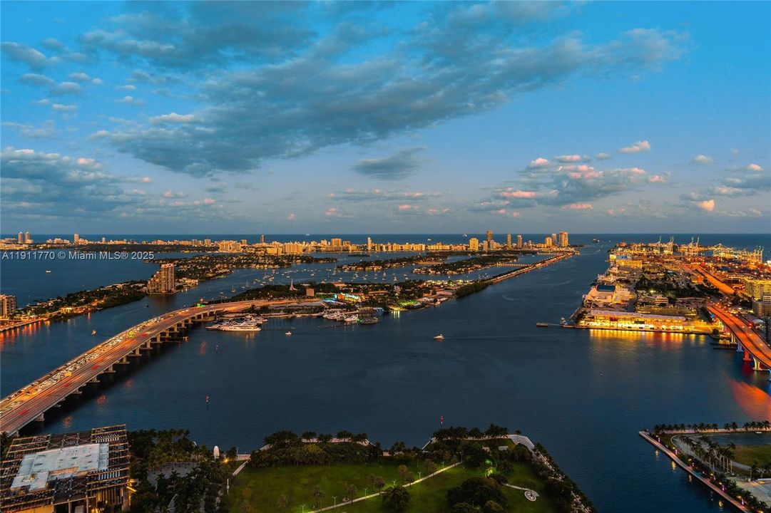 For Sale: $23,800,000 (6 beds, 6 baths, 10338 Square Feet)