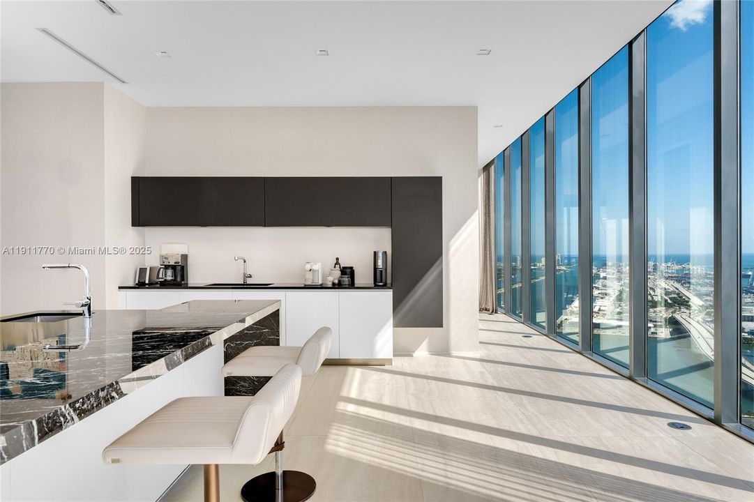 For Sale: $23,800,000 (6 beds, 6 baths, 10338 Square Feet)