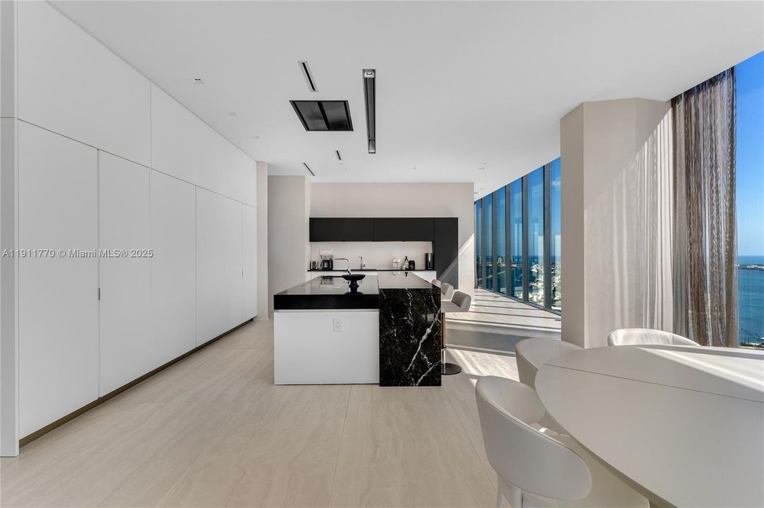 For Sale: $23,800,000 (6 beds, 6 baths, 10338 Square Feet)