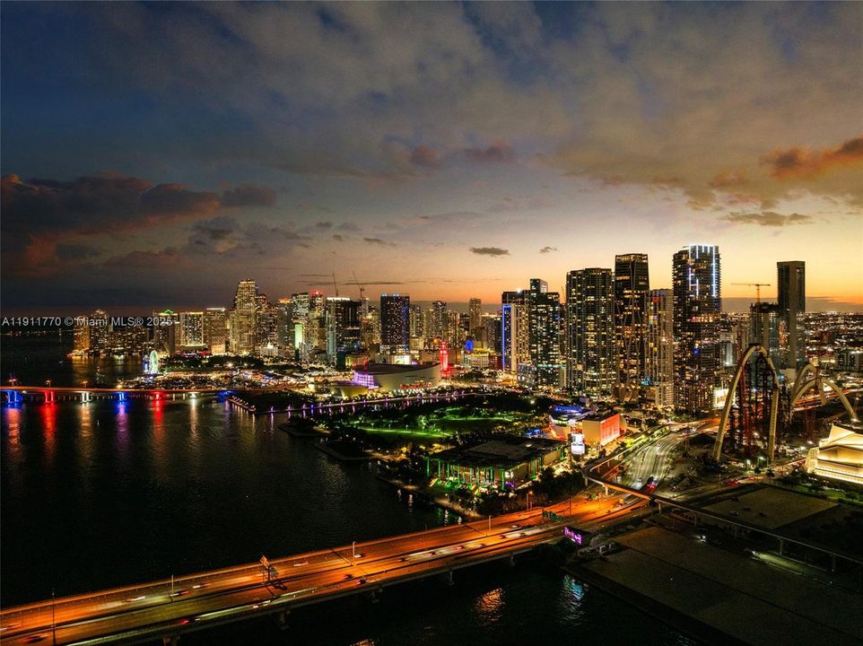 For Sale: $23,800,000 (6 beds, 6 baths, 10338 Square Feet)