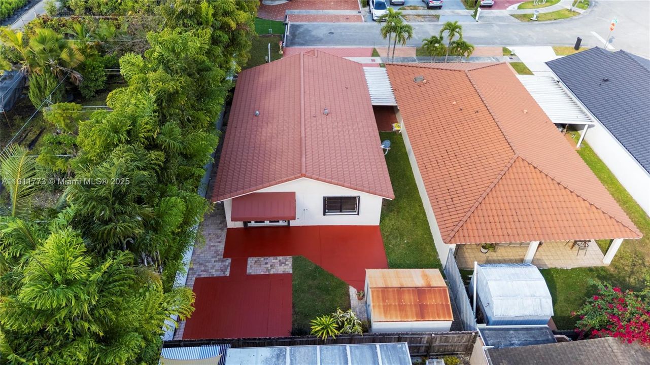 Active With Contract: $599,900 (3 beds, 2 baths, 1550 Square Feet)