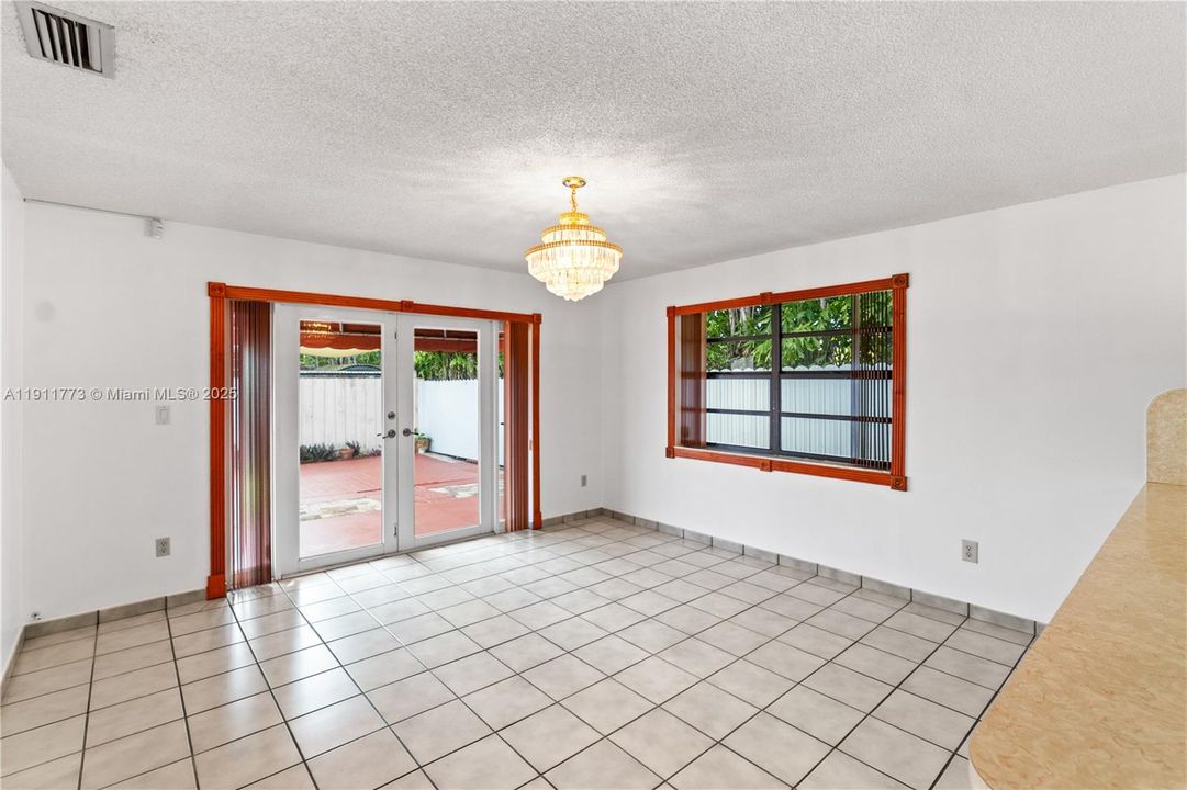 Active With Contract: $599,900 (3 beds, 2 baths, 1550 Square Feet)