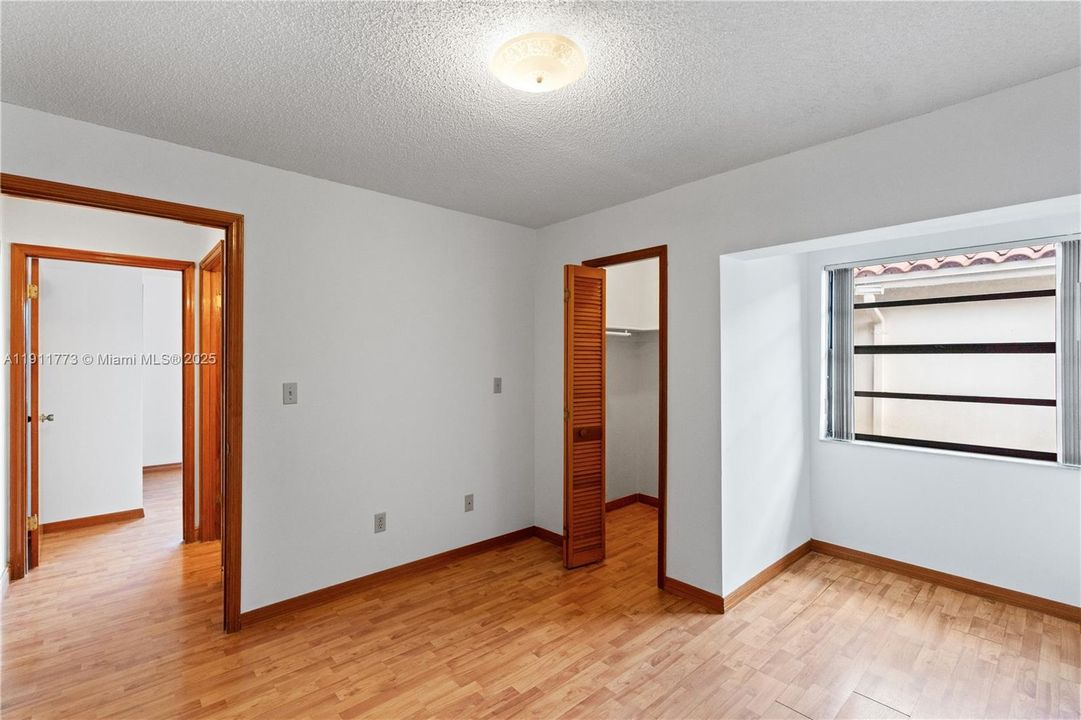 Active With Contract: $599,900 (3 beds, 2 baths, 1550 Square Feet)