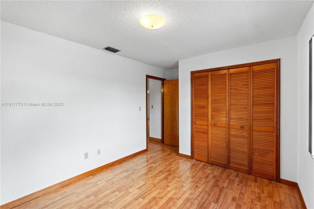 Active With Contract: $599,900 (3 beds, 2 baths, 1550 Square Feet)