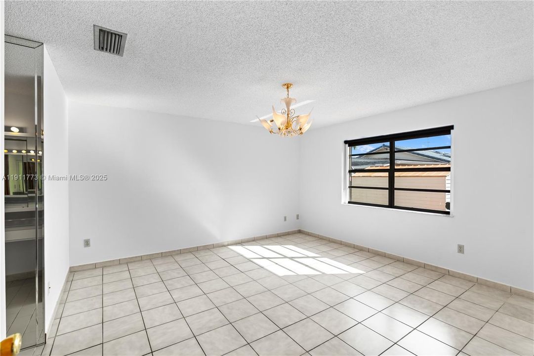 Active With Contract: $599,900 (3 beds, 2 baths, 1550 Square Feet)