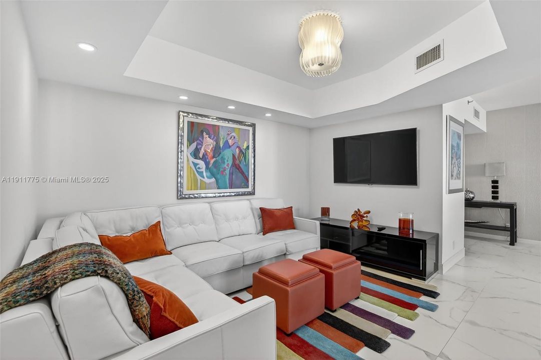 For Sale: $765,000 (2 beds, 2 baths, 1560 Square Feet)