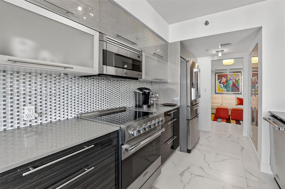 For Sale: $765,000 (2 beds, 2 baths, 1560 Square Feet)