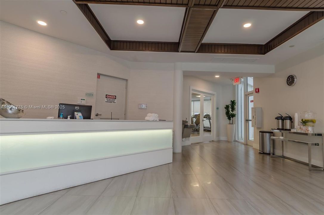 For Sale: $765,000 (2 beds, 2 baths, 1560 Square Feet)