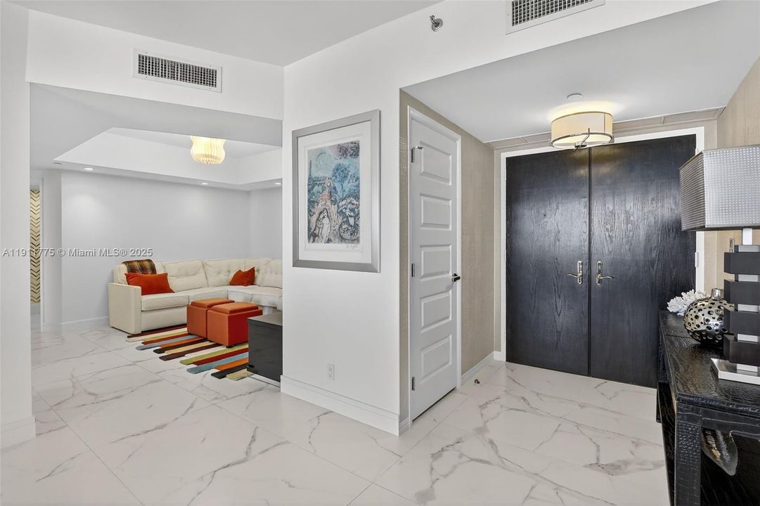 For Sale: $765,000 (2 beds, 2 baths, 1560 Square Feet)