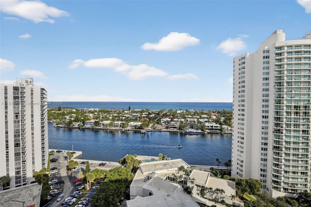 For Sale: $765,000 (2 beds, 2 baths, 1560 Square Feet)