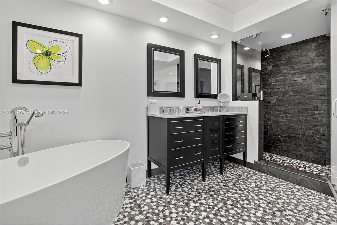 For Sale: $765,000 (2 beds, 2 baths, 1560 Square Feet)