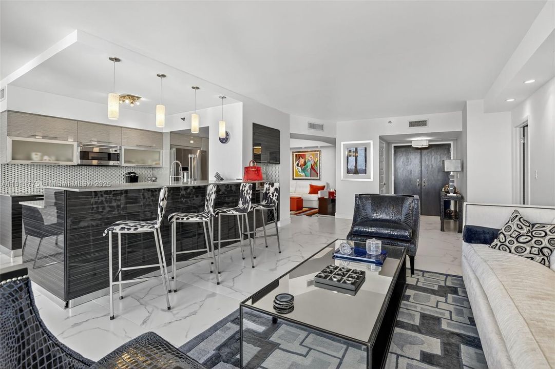 For Sale: $765,000 (2 beds, 2 baths, 1560 Square Feet)