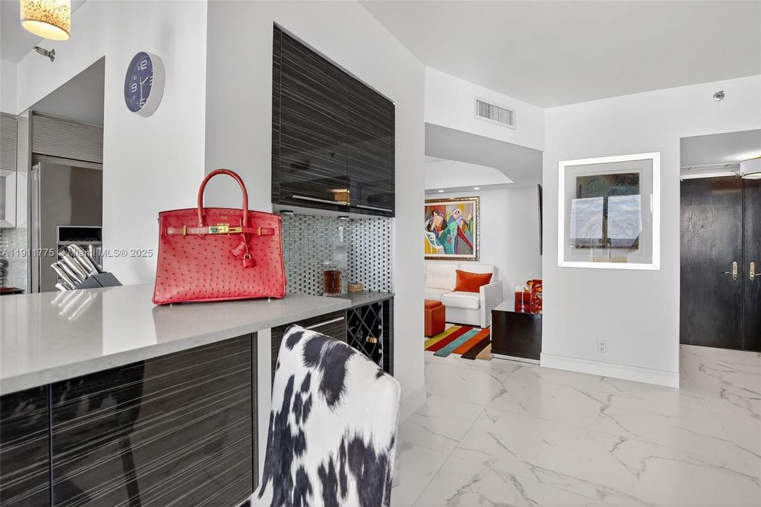 For Sale: $765,000 (2 beds, 2 baths, 1560 Square Feet)