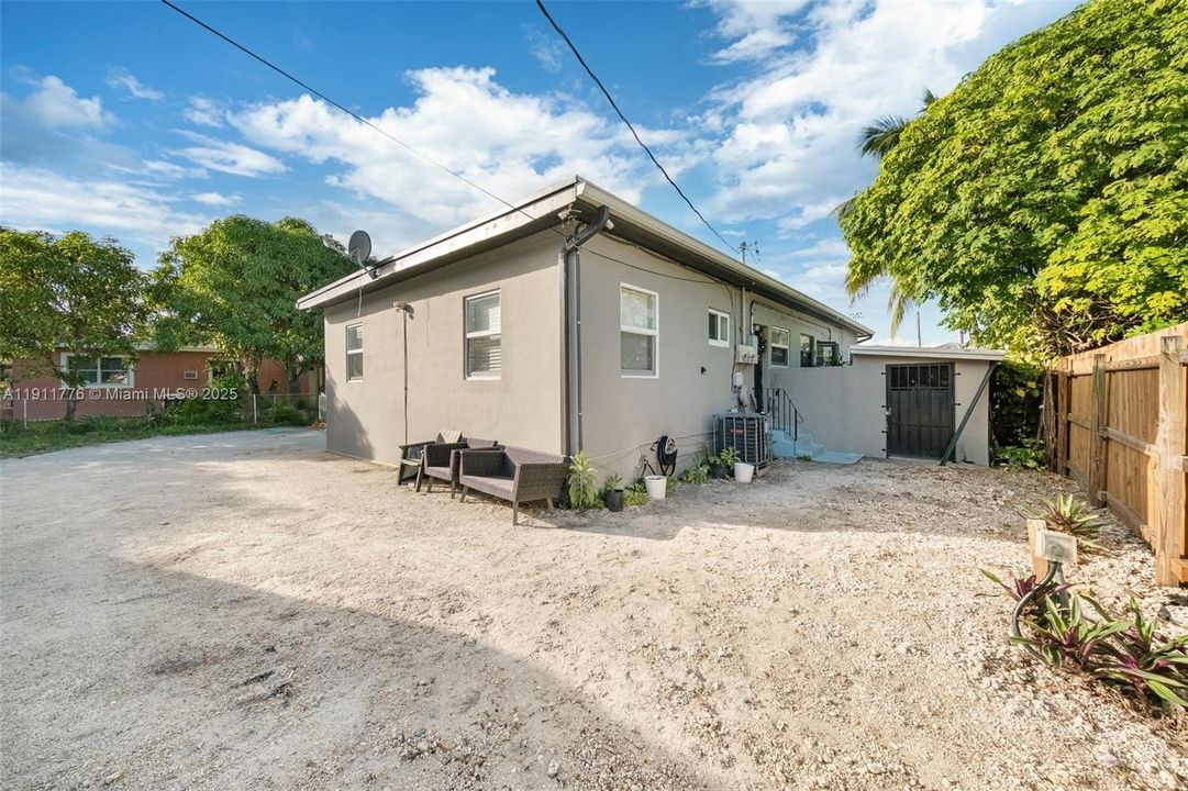 На продажу: $749,000 (0 спален, 0 ванн, 1832 Квадратных фут)