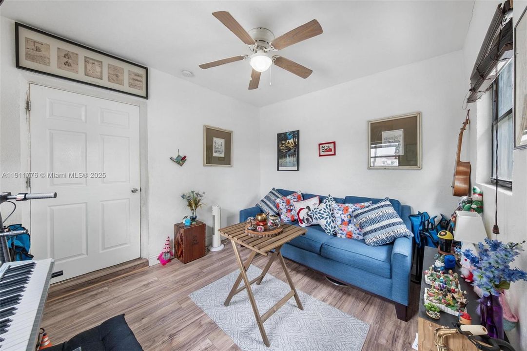 На продажу: $749,000 (0 спален, 0 ванн, 1832 Квадратных фут)