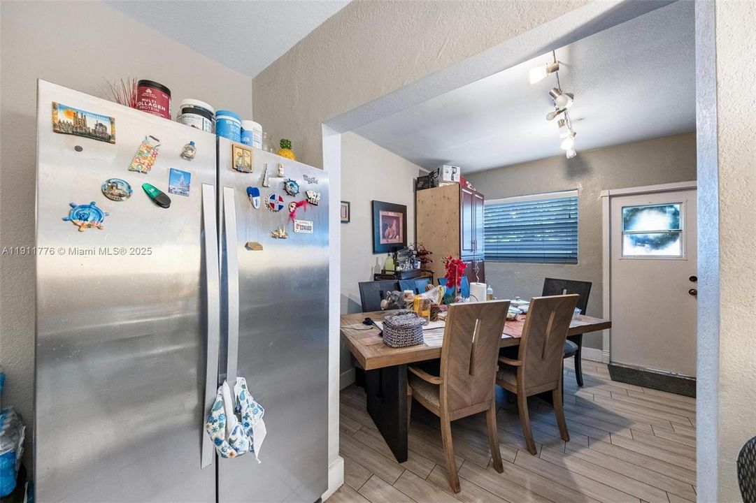 На продажу: $749,000 (0 спален, 0 ванн, 1832 Квадратных фут)