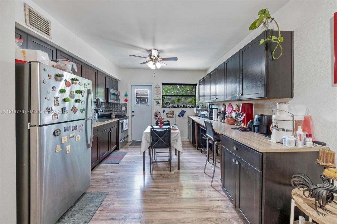 На продажу: $749,000 (0 спален, 0 ванн, 1832 Квадратных фут)