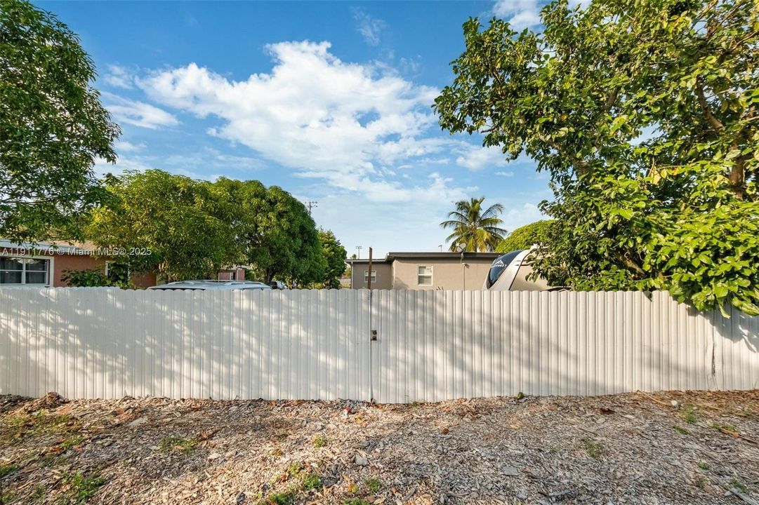 На продажу: $749,000 (0 спален, 0 ванн, 1832 Квадратных фут)