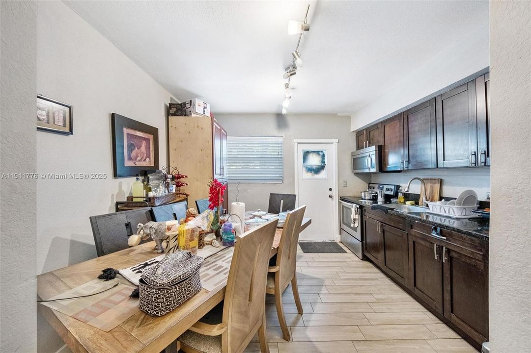 На продажу: $749,000 (0 спален, 0 ванн, 1832 Квадратных фут)