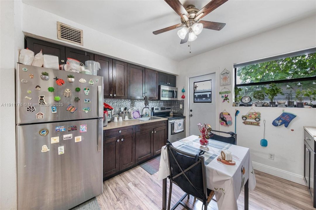 На продажу: $749,000 (0 спален, 0 ванн, 1832 Квадратных фут)