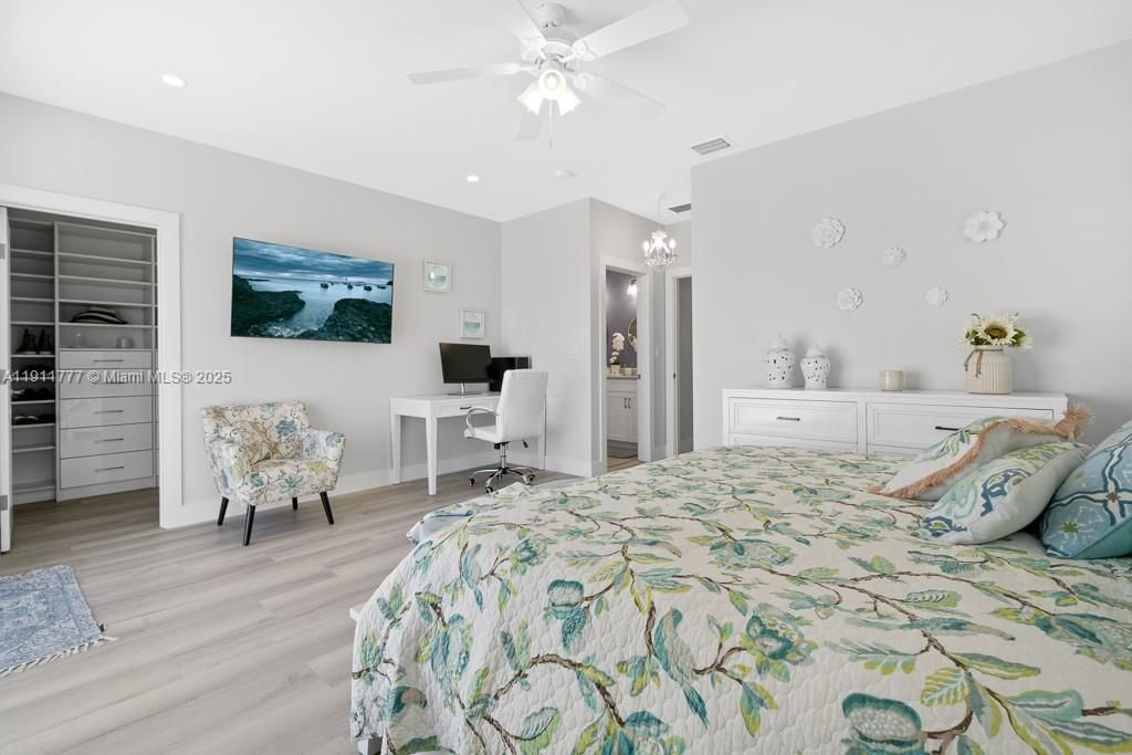 出租: $14,000 (5 贝兹, 4 浴室, 6252 平方英尺)