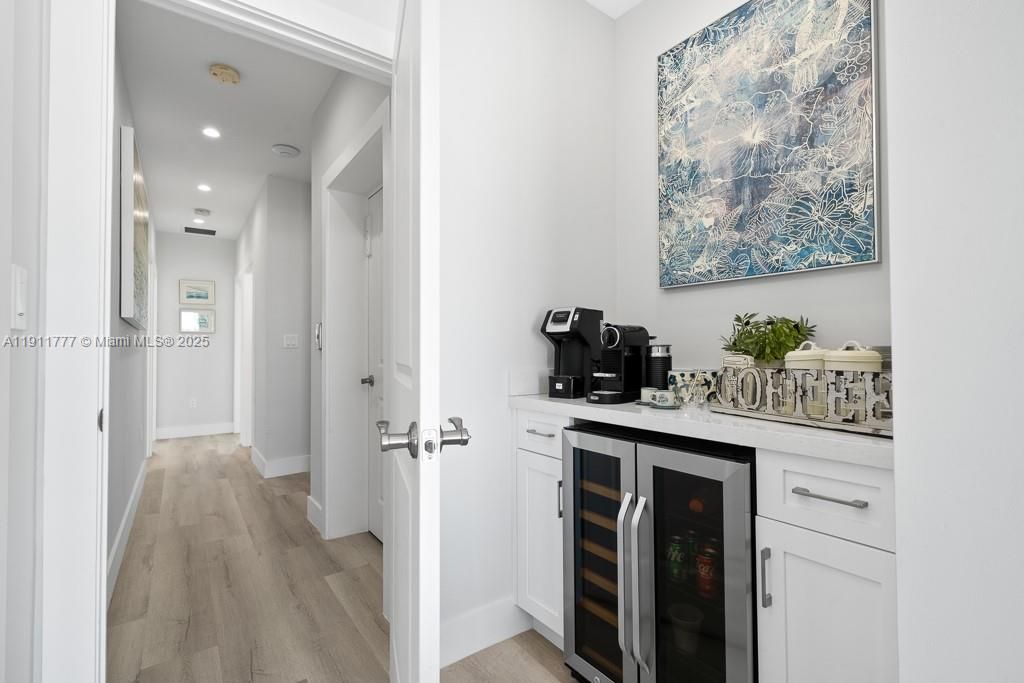 出租: $14,000 (5 贝兹, 4 浴室, 6252 平方英尺)