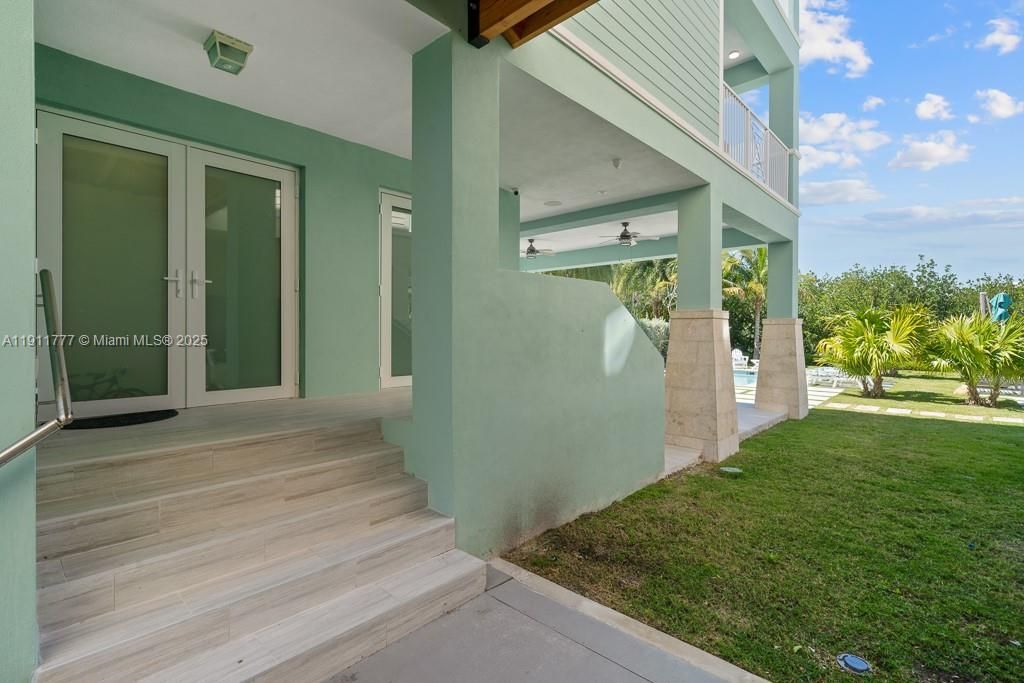 出租: $14,000 (5 贝兹, 4 浴室, 6252 平方英尺)