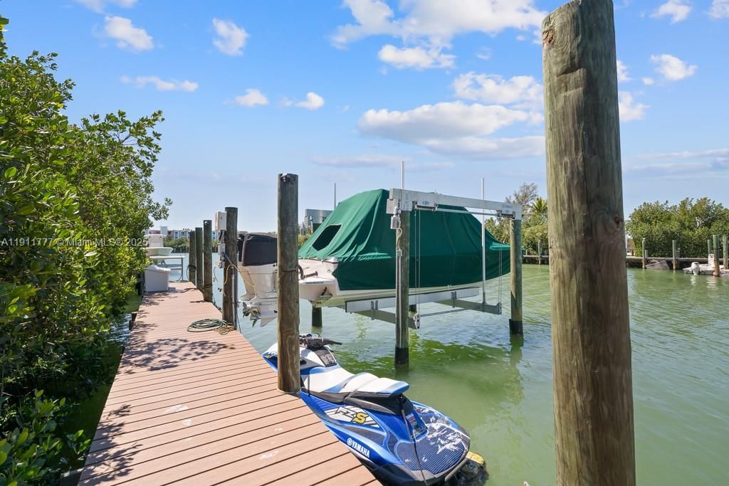 出租: $14,000 (5 贝兹, 4 浴室, 6252 平方英尺)