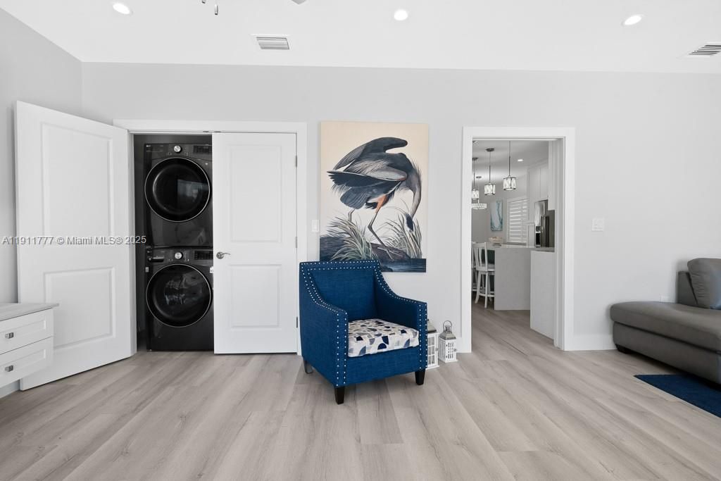 出租: $14,000 (5 贝兹, 4 浴室, 6252 平方英尺)