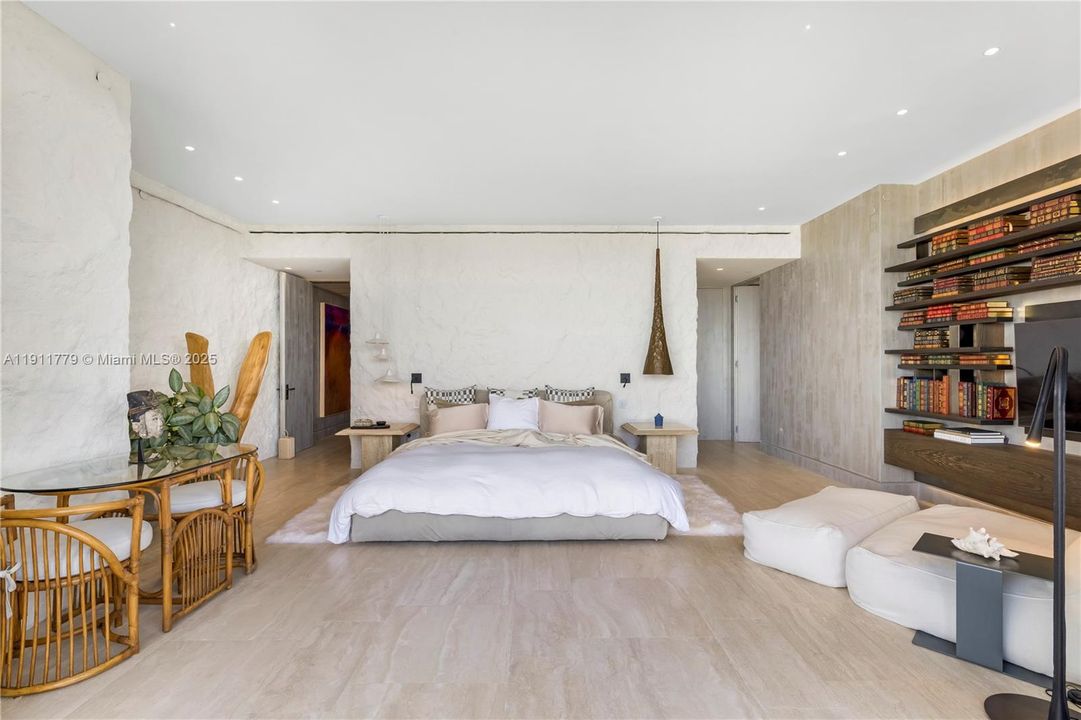 For Sale: $31,500,000 (4 beds, 4 baths, 5321 Square Feet)