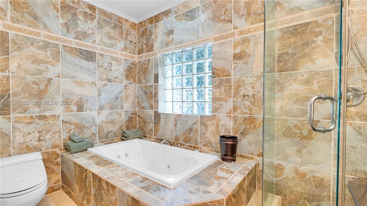 En Renta: $8,500 (4 camas, 4 baños, 2525 Pies cuadrados)