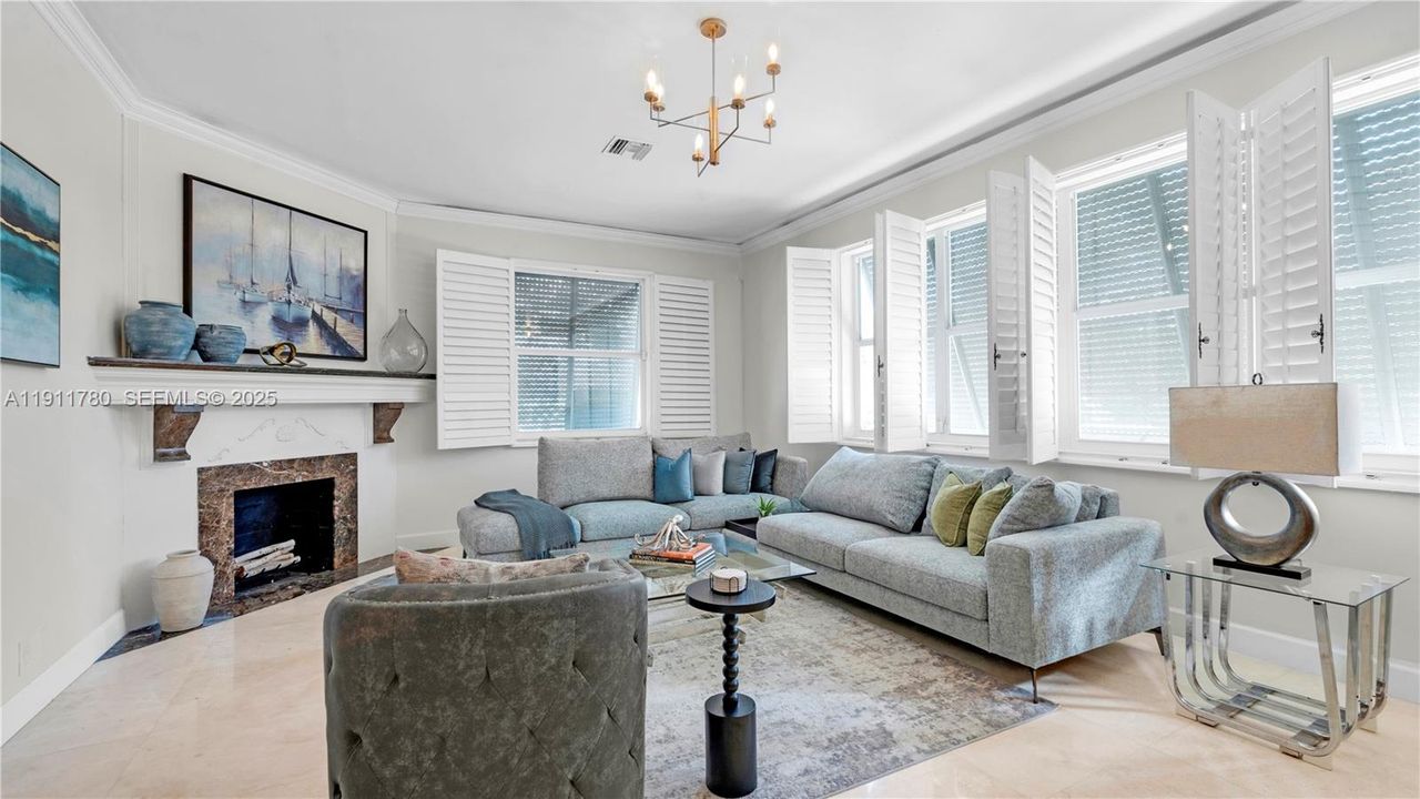 En Renta: $8,500 (4 camas, 4 baños, 2525 Pies cuadrados)