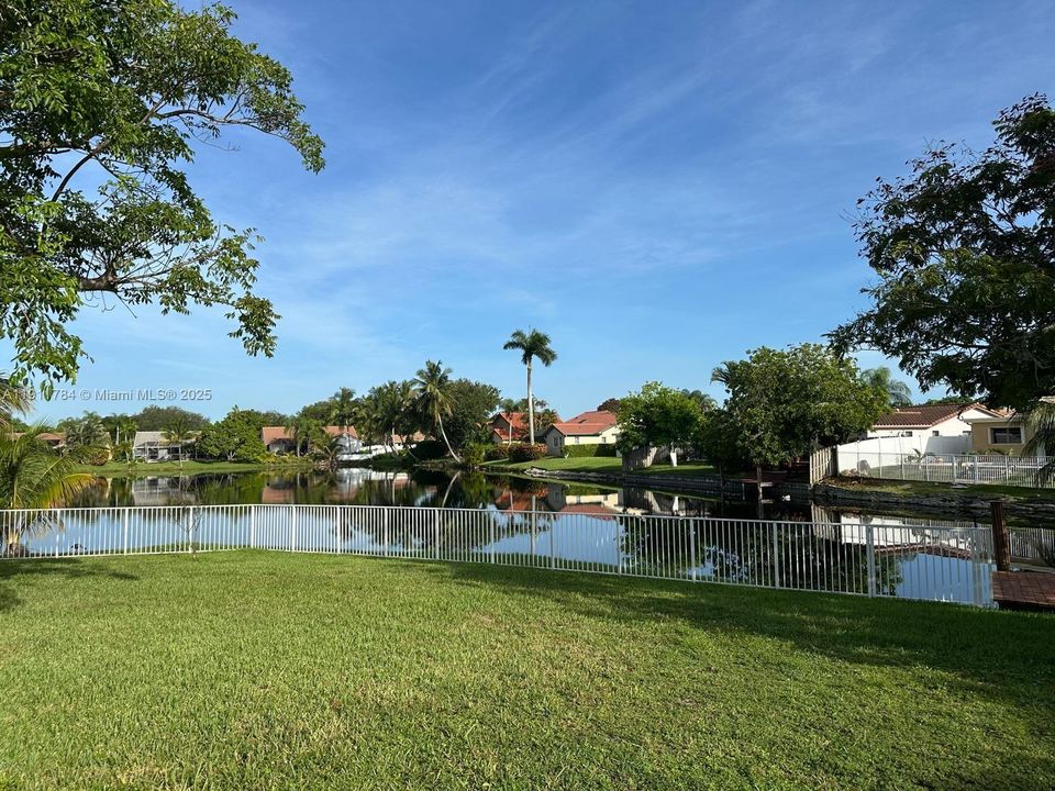 En Venta: $879,888 (4 camas, 2 baños, 1900 Pies cuadrados)