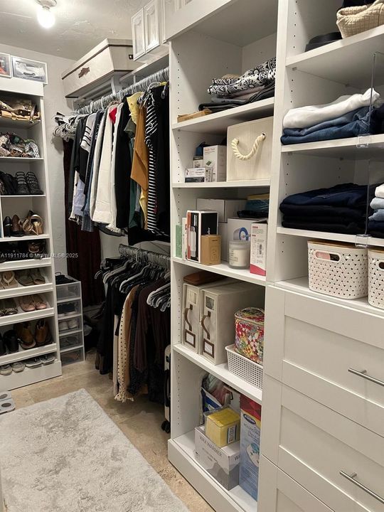 En Venta: $879,888 (4 camas, 2 baños, 1900 Pies cuadrados)