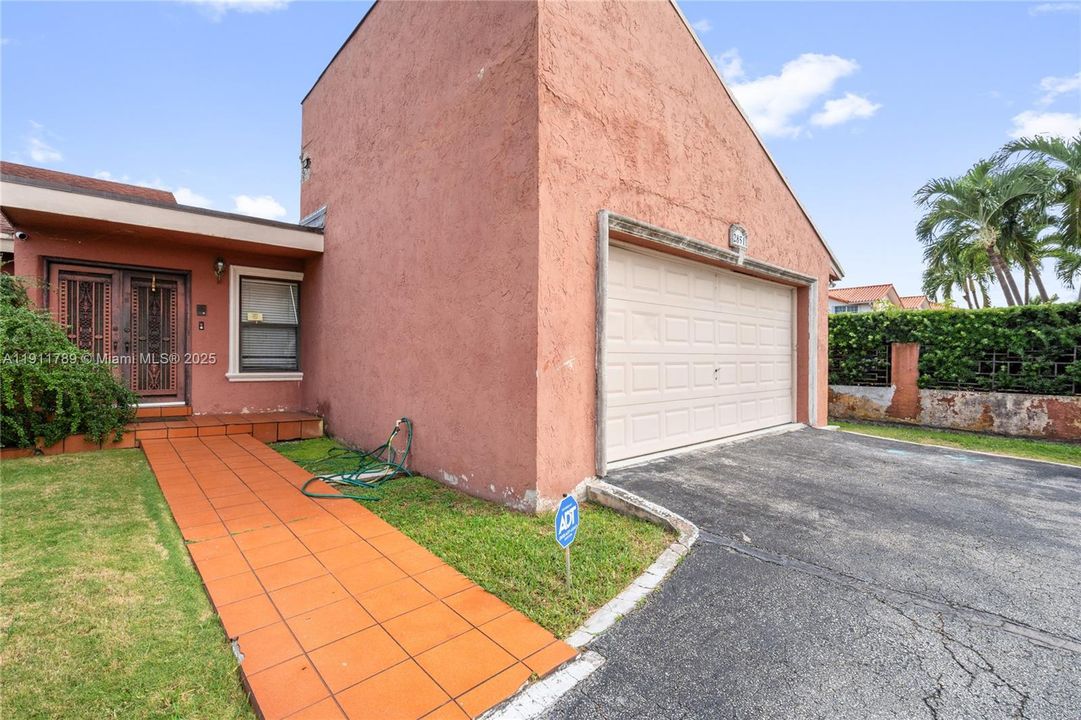 На продажу: $825,000 (4 спален, 2 ванн, 2967 Квадратных фут)