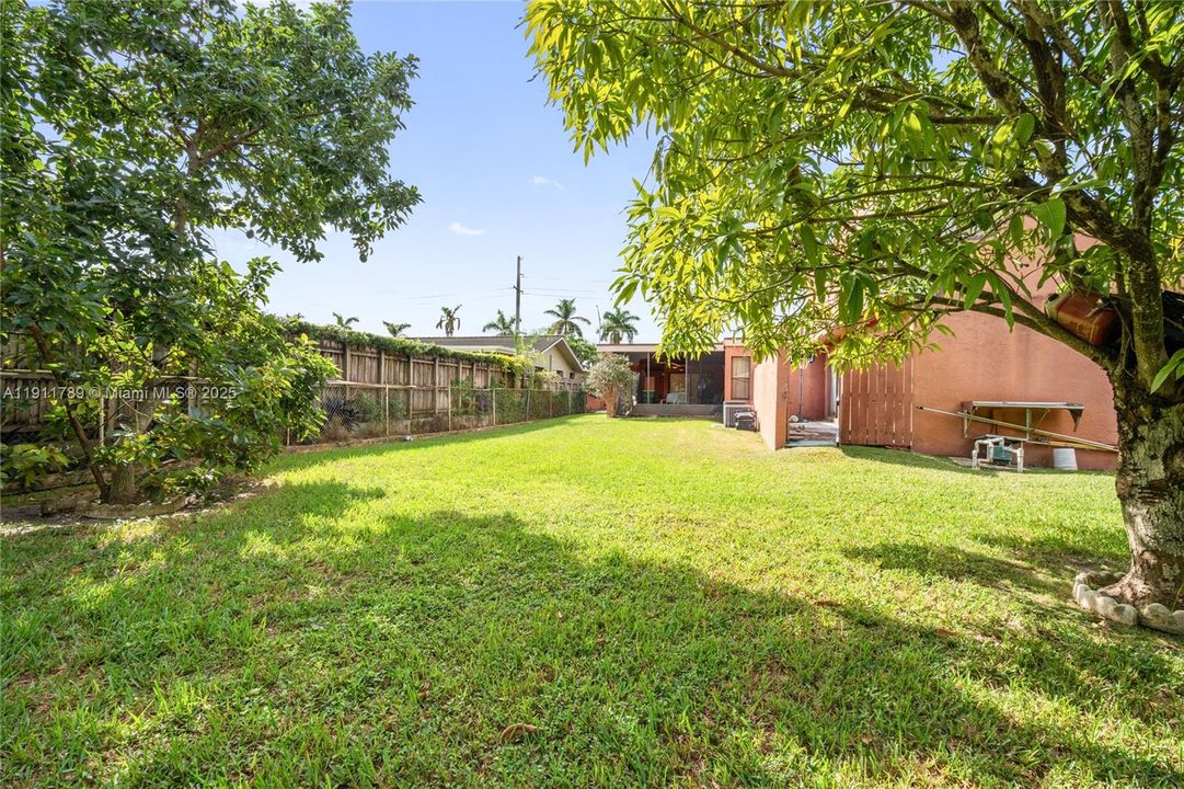 На продажу: $825,000 (4 спален, 2 ванн, 2967 Квадратных фут)