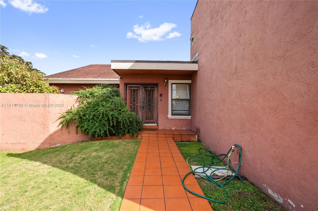 На продажу: $825,000 (4 спален, 2 ванн, 2967 Квадратных фут)