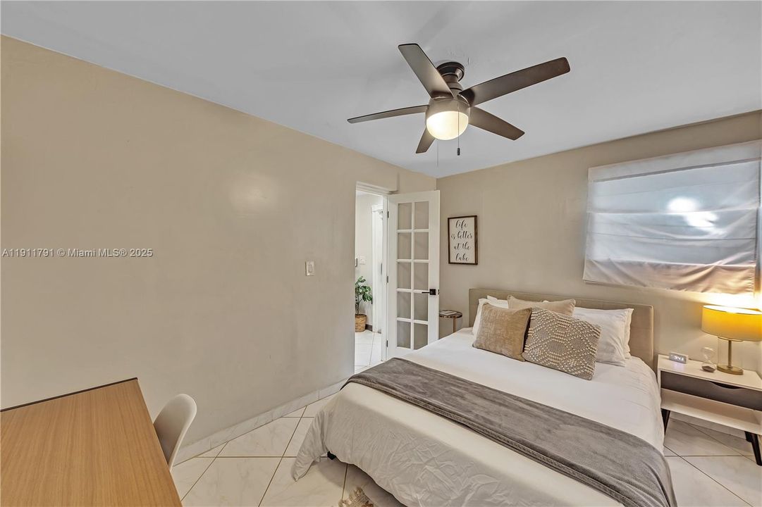 待售: $549,000 (0 贝兹, 0 浴室, 1021 平方英尺)