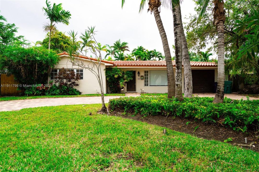 For Rent: $14,900 (4 beds, 2 baths, 1791 Square Feet)