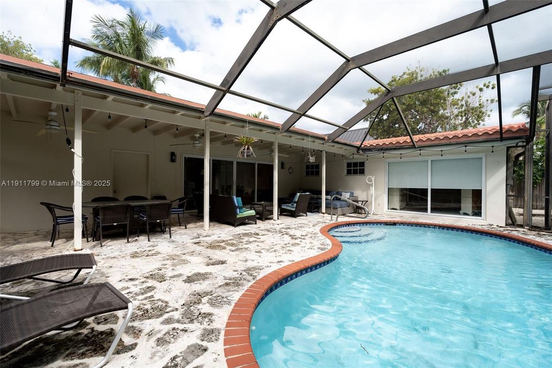 For Rent: $14,900 (4 beds, 2 baths, 1791 Square Feet)