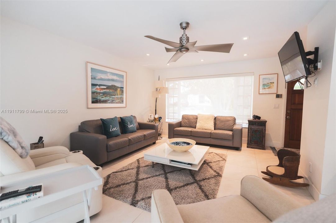 For Rent: $14,900 (4 beds, 2 baths, 1791 Square Feet)