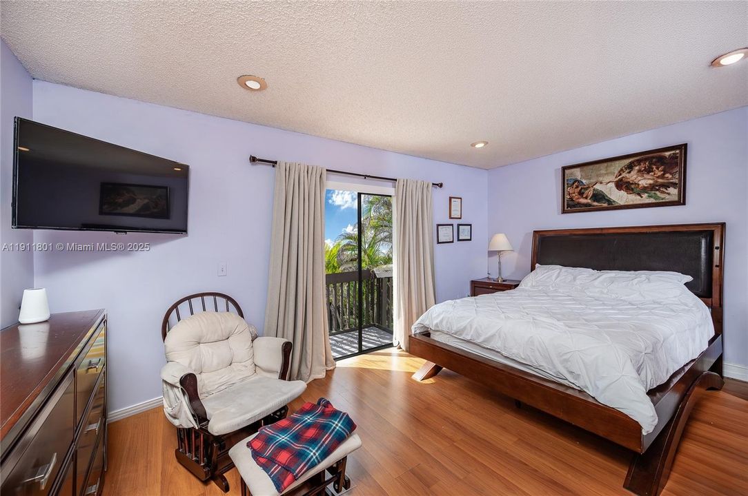 Active With Contract: $450,000 (3 beds, 2 baths, 1340 Square Feet)