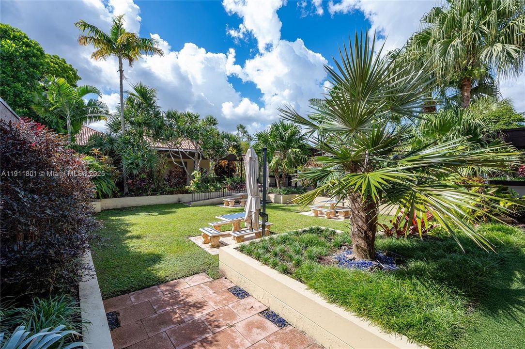 Active With Contract: $450,000 (3 beds, 2 baths, 1340 Square Feet)